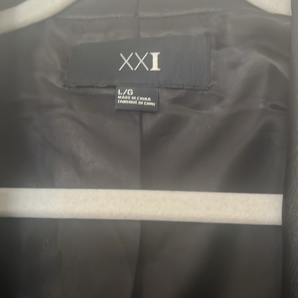 Wonderful little black Jacket for over a dress or jeans for a night out. - Picture 2 of 4